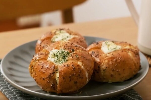 Bánh mì bơ tỏi
