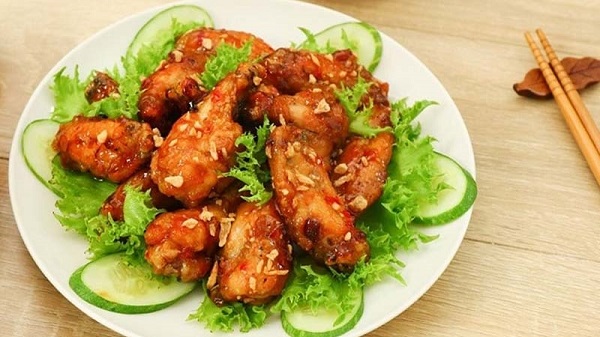 Món gà chiên mắm tỏi ớt quen thuộc trong mọi gia đình