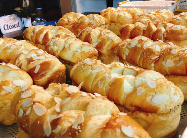 Cách làm bánh mì hoa cúc ngon tuyệt tại nhà