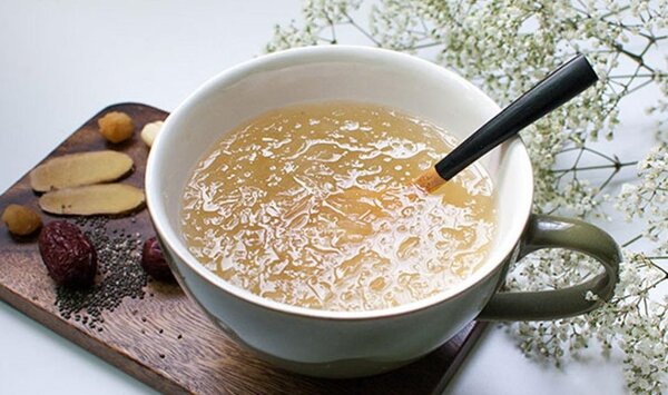 Yến chưng đường phèn có thể sử dụng cho mọi độ tuổi