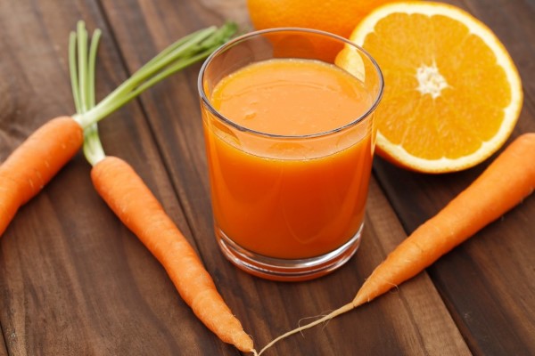 Nước ép cam cà rốt bao nhiêu calo?