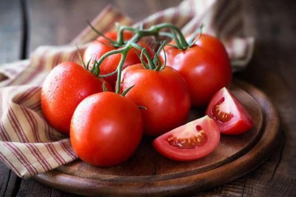 Ăn cà chua nhiều có tốt không?