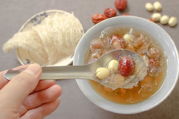 Nước yến giúp bồi bổ sức khoẻ