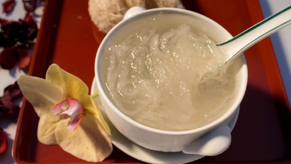 Nước yến bao nhiêu calo?