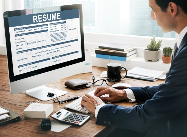 Ưu điểm và nhược điểm của CV online